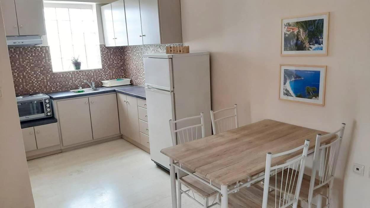 Tasias Apartments Lixouri Luaran gambar